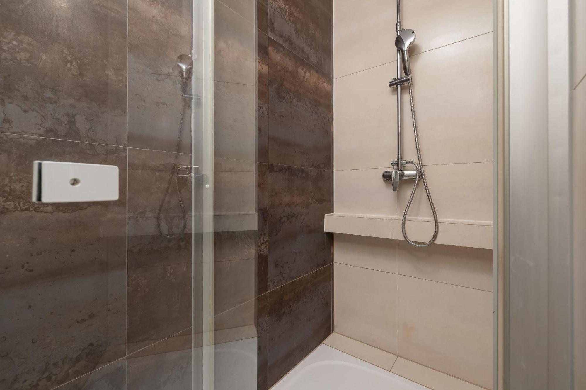 Apartment Grzegorzecka Family With Balcony & Parking Cracow By Renters Krakau