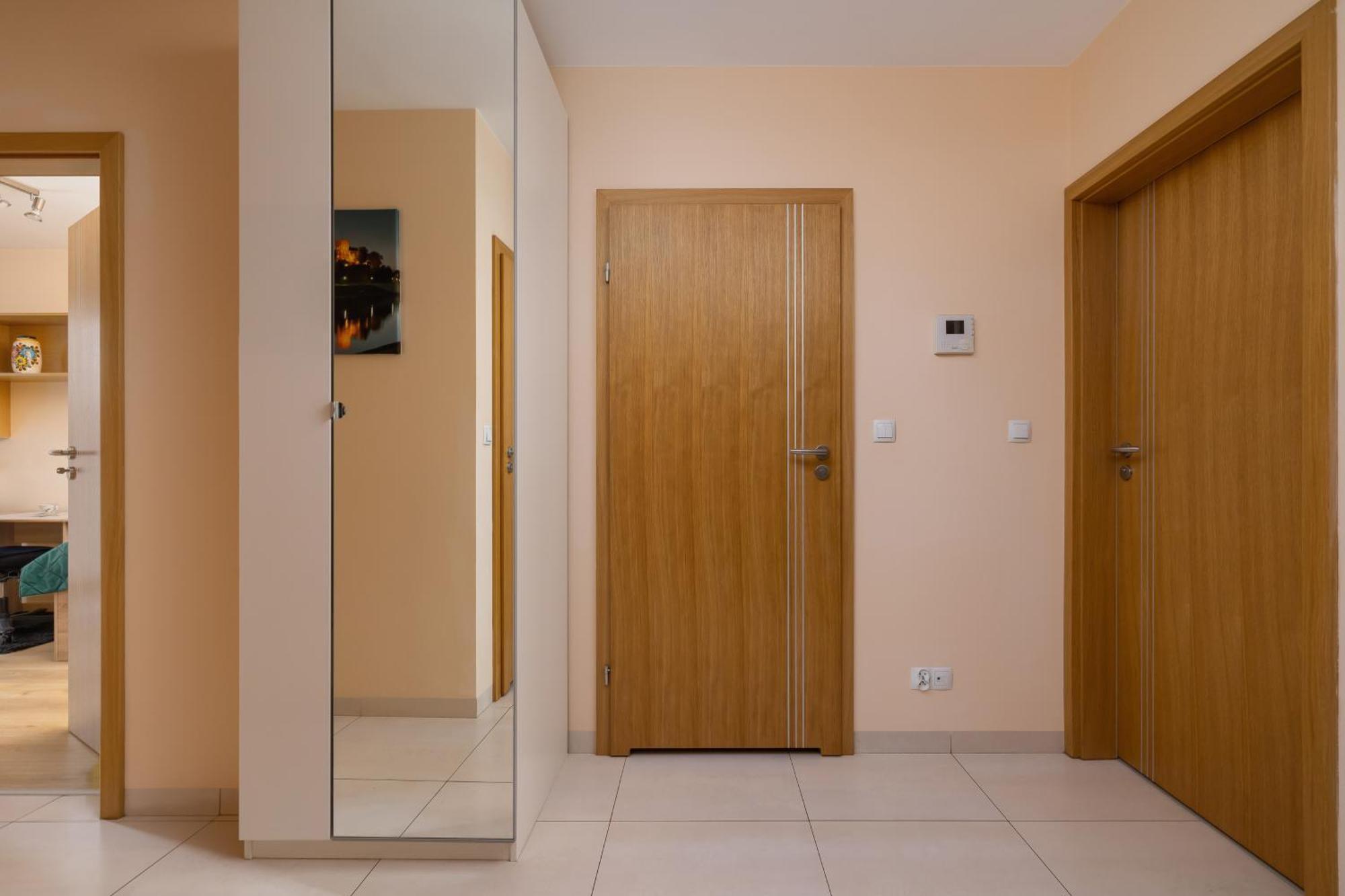 Grzegorzecka Family With Balcony & Parking Cracow By Renters Krakau