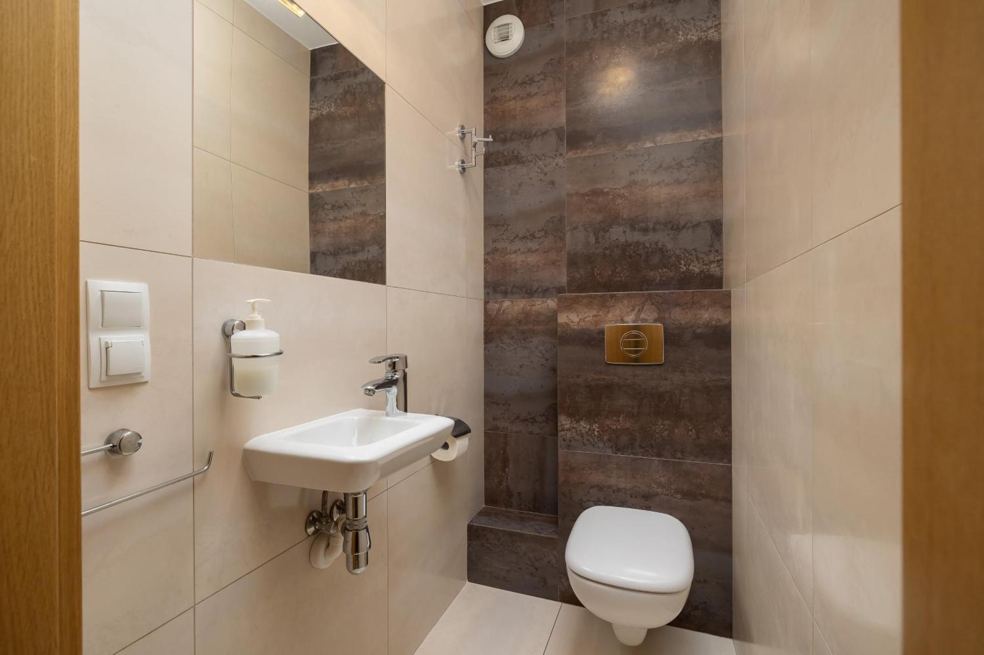 Grzegorzecka Family With Balcony & Parking Cracow By Renters * Krakau