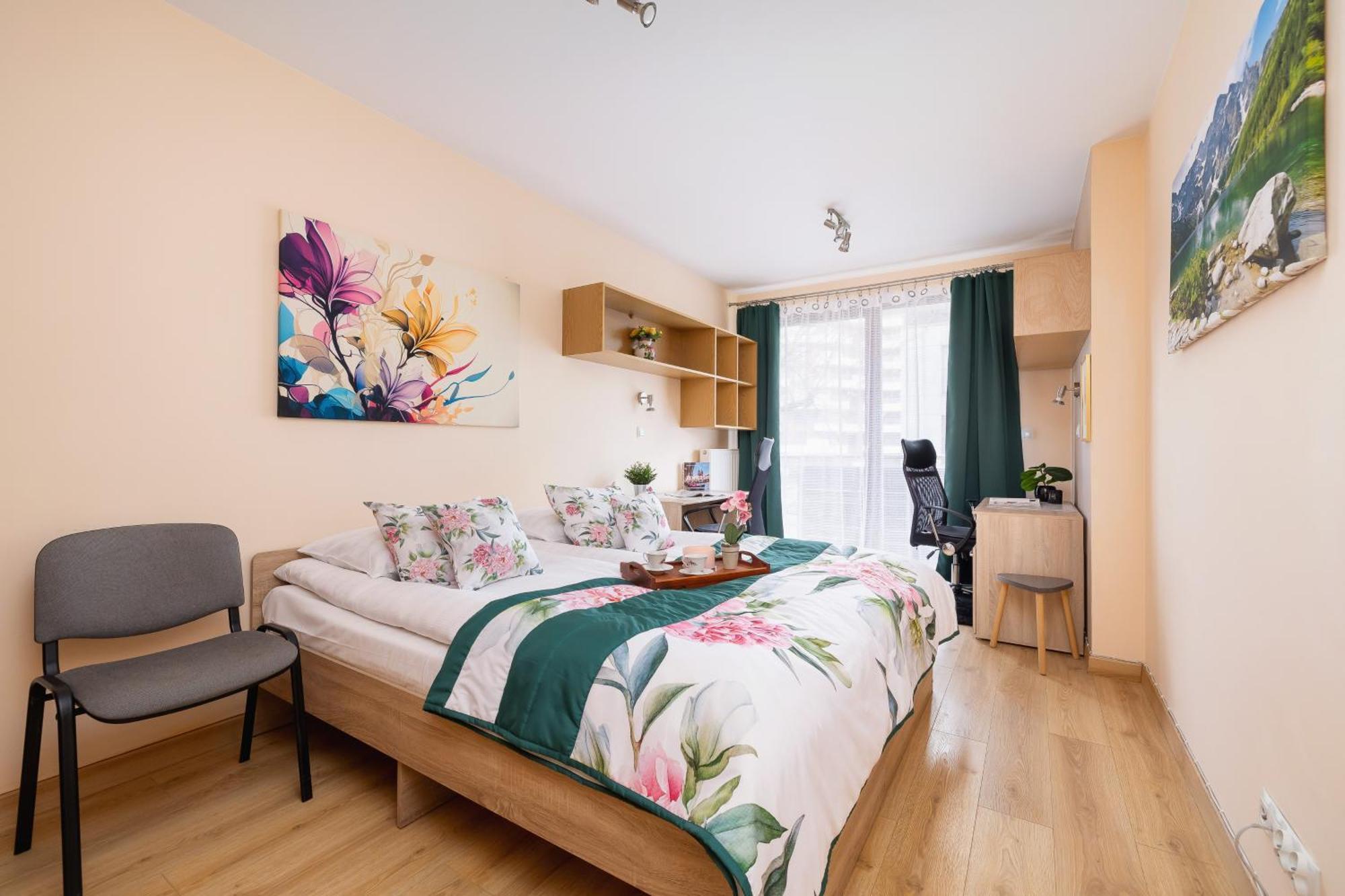 Apartment Grzegorzecka Family With Balcony & Parking Cracow By Renters Krakau