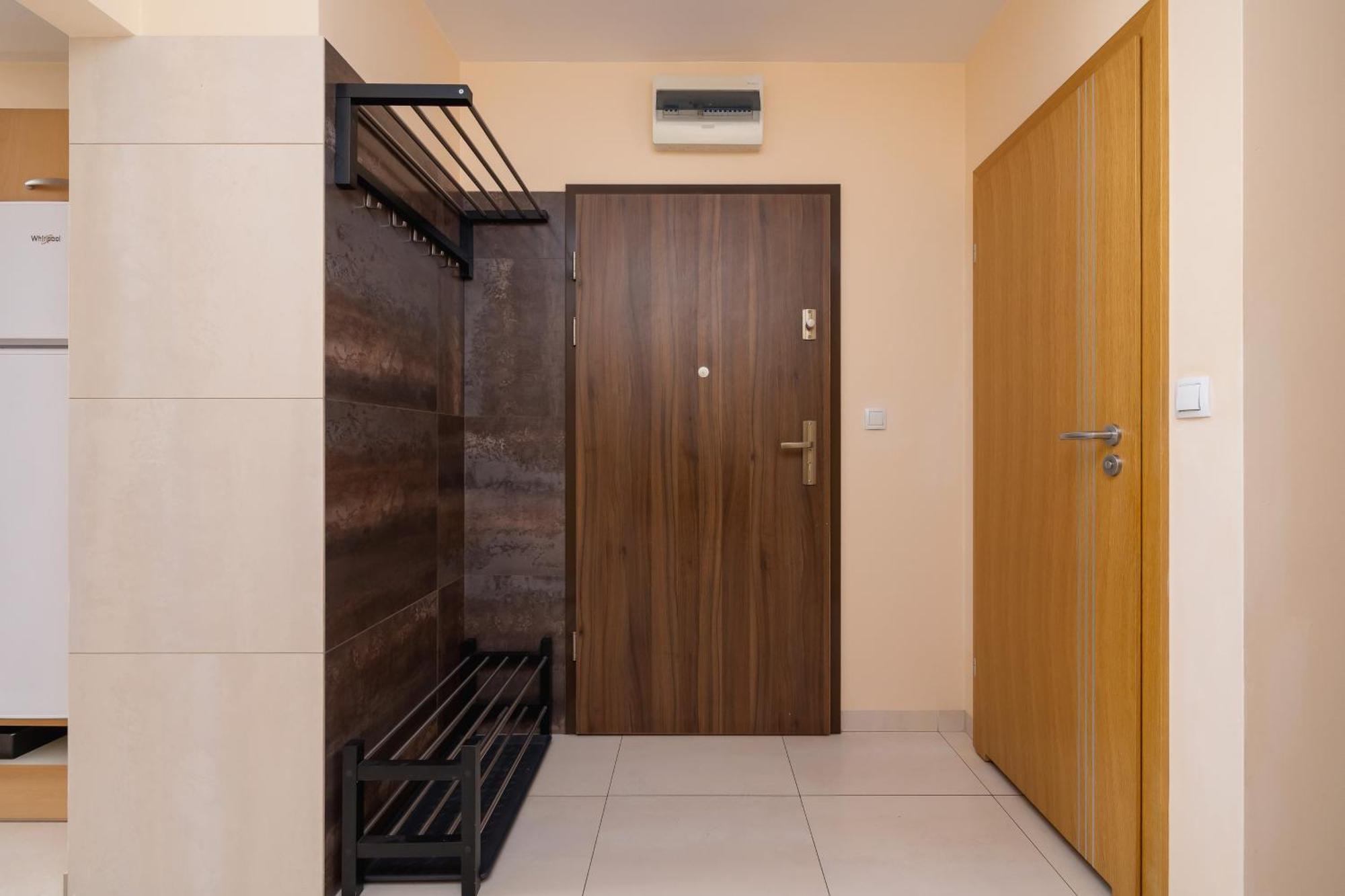 Grzegorzecka Family With Balcony & Parking Cracow By Renters Krakau